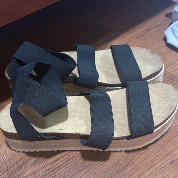 new directions Shoes - New Directions Black Elastic Sandals